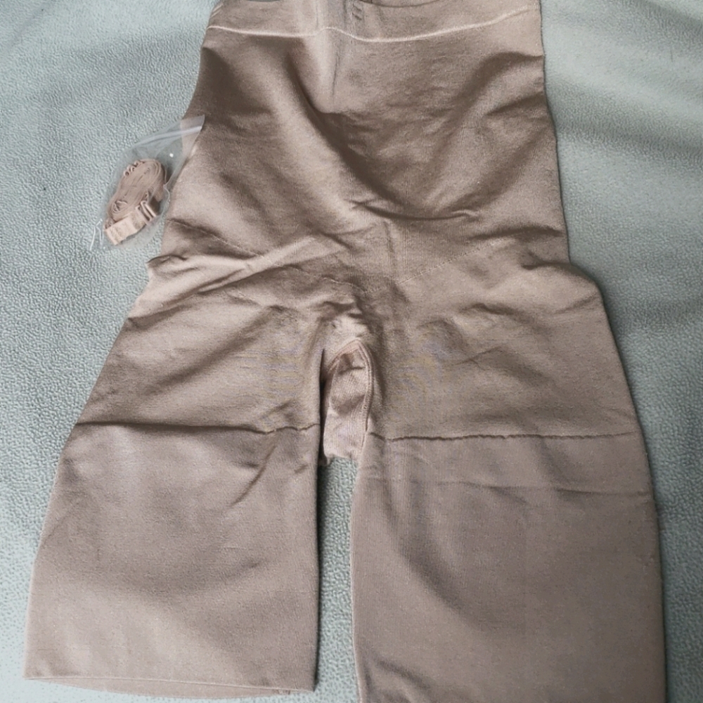 Spanx high waisted mid thigh shorts